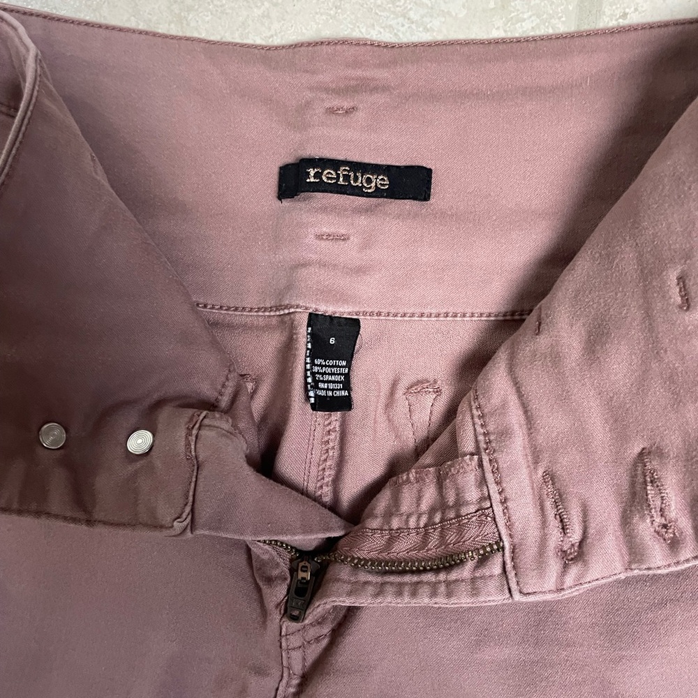 Refuge Mauve Distressed Jeans